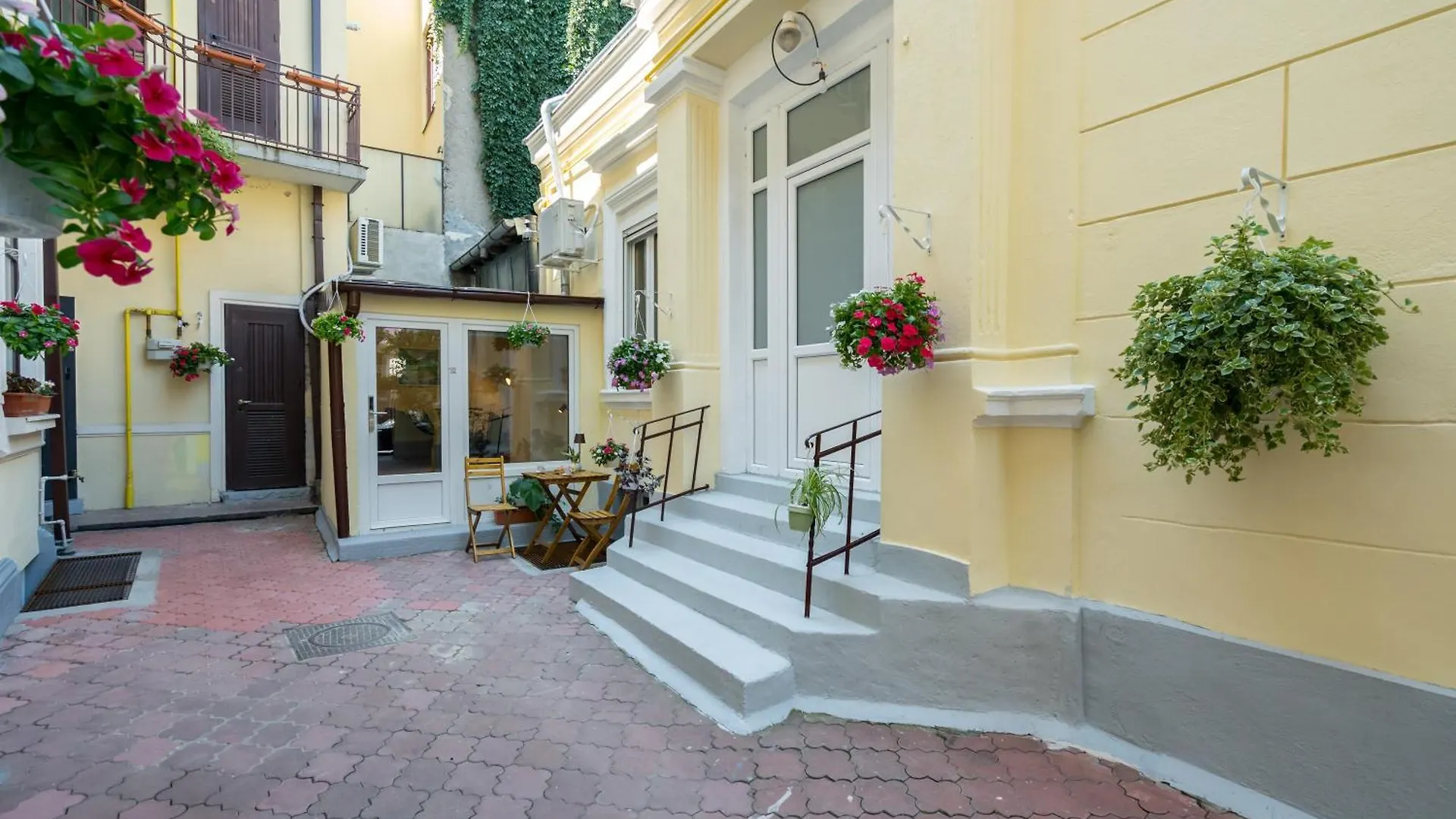 Luxury Apart-Hotel Бухарест Апарт-отель