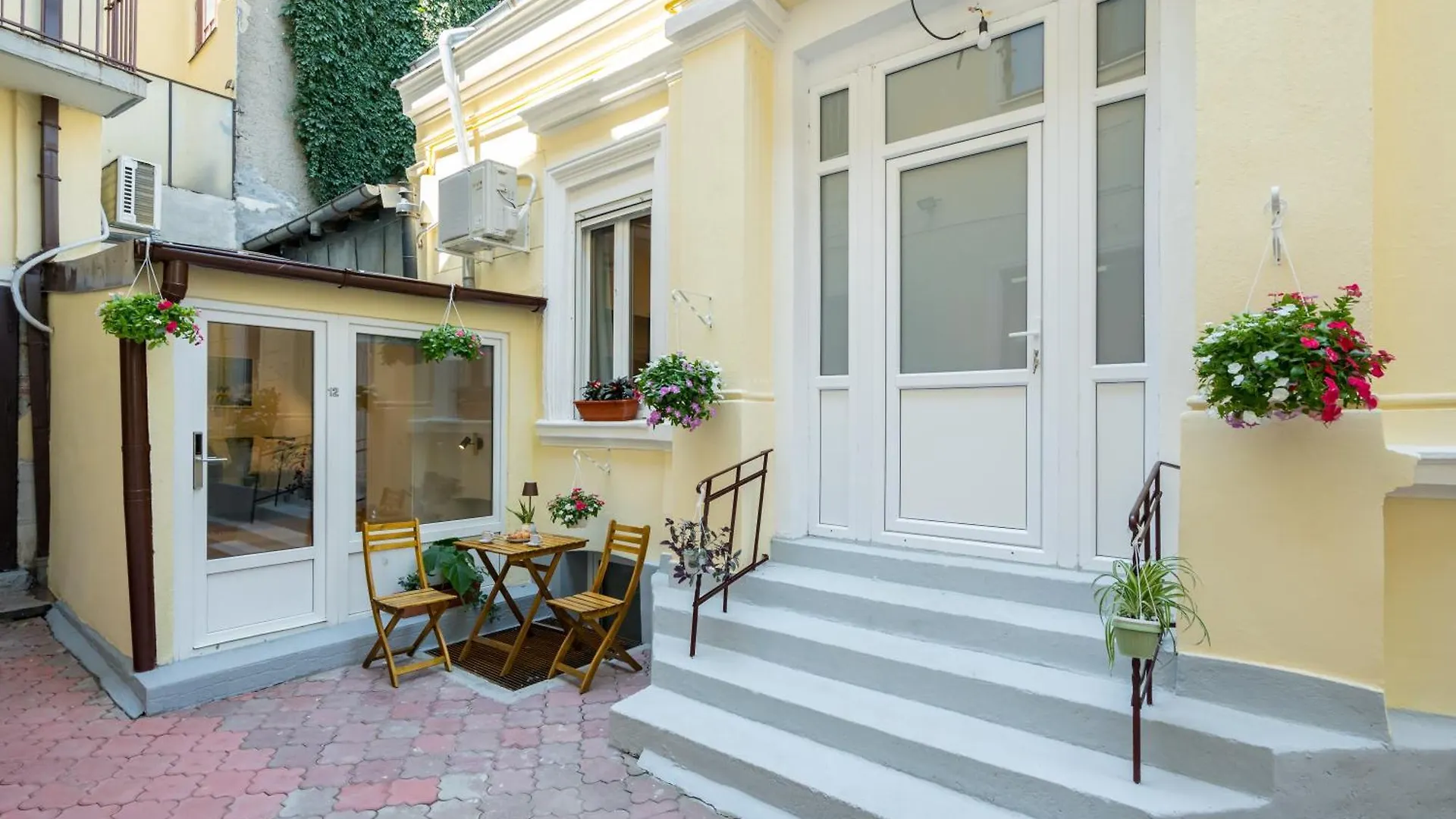 Luxury Apart-Hotel Bukarest 0*,