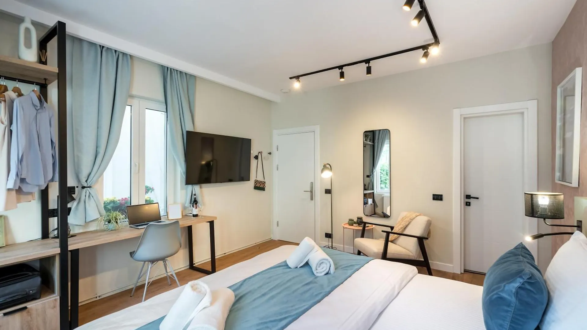 Luxury Apart-Hotel Бухарест